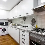 Misha\'S Place At Bairro Alto!